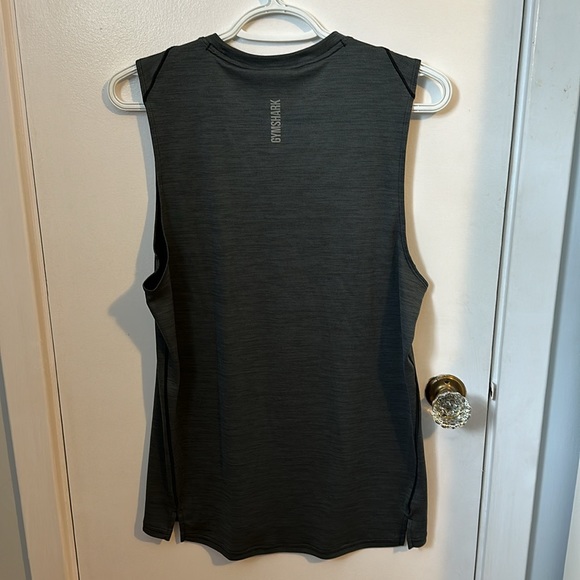 Gymshark tank - Picture 2 of 2